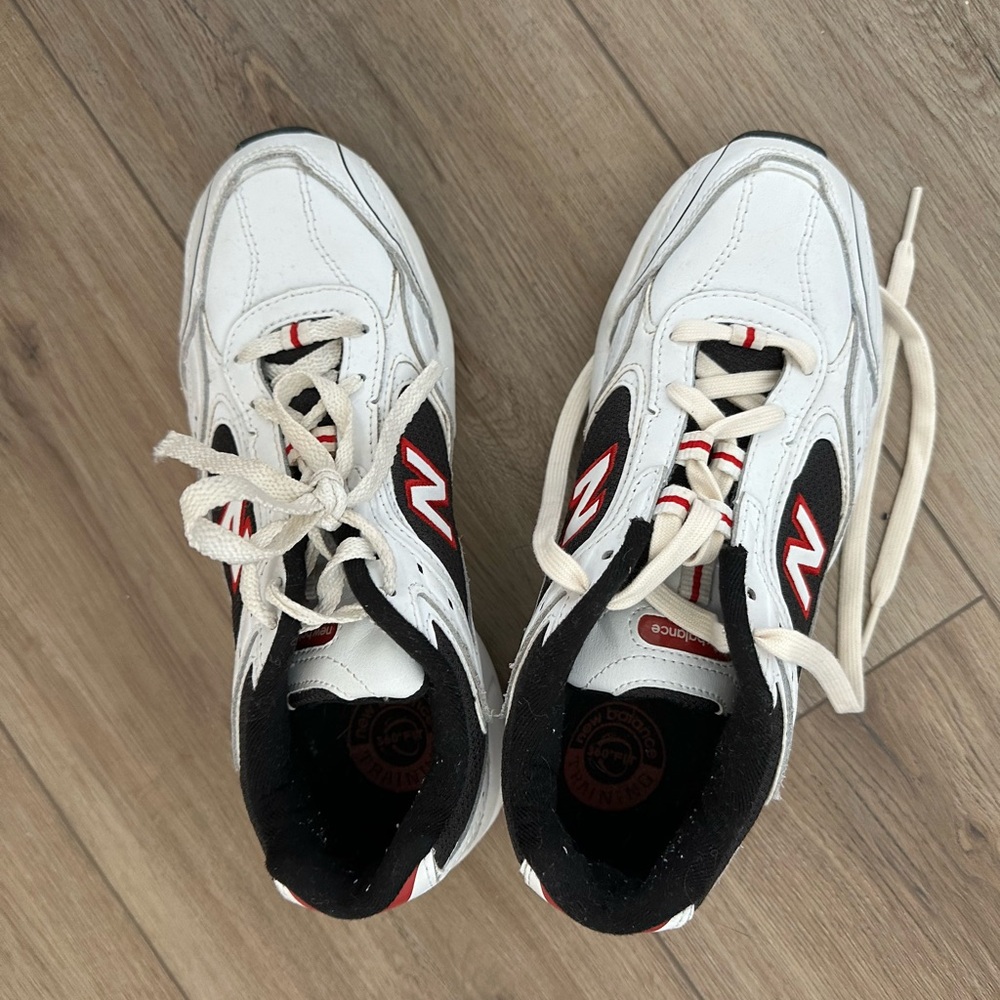 New Balance 452 White and Black Sneakers